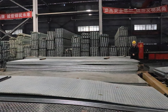 DIN มาตรฐาน 3.0mm 3.5mm 3.75mm 4.0mm ร้อนม้วน Plates แบบกระปุกสําหรับการก่อสร้าง