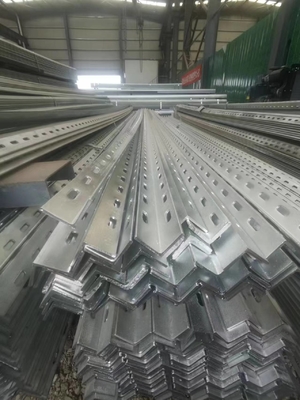 Hot Dip Galvanized Slotted L Steel Angle Bar with Holes Processing Service Punching สายเหล็กมุมสล็อตแบบสล็อตแบบสล็อตแบบสล็อตแบบสล็อตแบบสล็อต