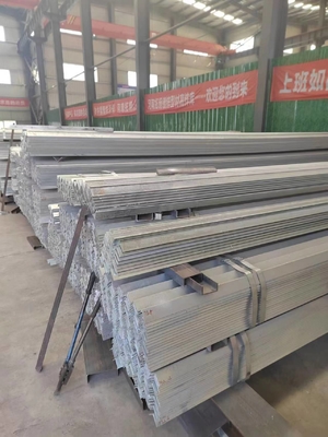 ASTM A36 A53 Q235 Q345 เหล็กกระปุกคาร์บอนรูปร่าง L สายมุมเหล็กอ่อน GB/T มาตรฐานเท่ากัน