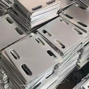 โปรแกรมโมเดิร์น Steel Embedded Plate สําหรับอาคารสํานักงาน ระบบผนังภายนอก