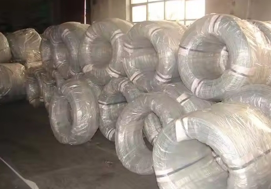 บริการปั่นและความอนุญาต ± 1% สําหรับ 6mm-12mm Hot Dip สายโค้ลเหล็กกระดาษ