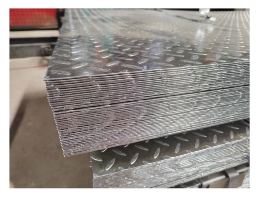 ปรับแต่ง 40g / m2 ซิงก์ชั้นกลางแข็งกระดาษเหล็กกระดาษเหล็ก 1.5 * 1250mm