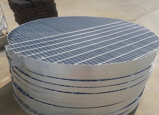 สไตล์การออกแบบอุตสาหกรรม เงิน สแตนเลส สแตนเลส โลหะ welded Grating กับพื้นผิวเรียบ