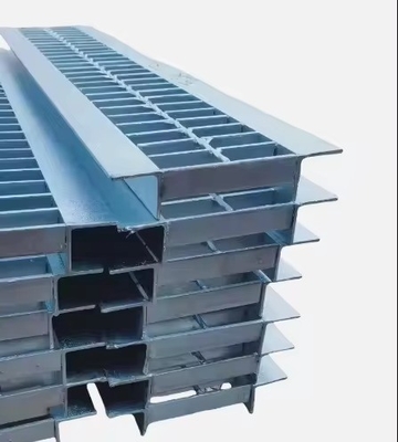 ISO9001 การรับรอง สแตนเลสแกลวานิสต์ Grating สําหรับ Boiler อุตสาหกรรม Platform Flooring