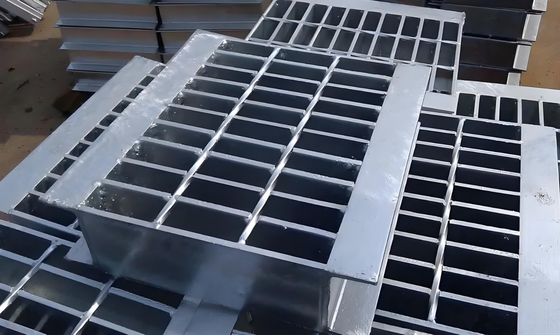 เงินเหล็กเหล็กกระปุก Mezzanine ดิน Bar Grating กับ ISO9001 การรับรอง