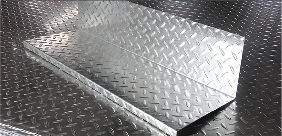1250/1000mm ซิงค์ชั้น 40g / m2 โป้เหล็กแบบกระปุกที่มีใบรับรอง ISO9001