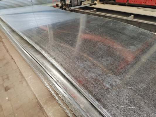 5.75 * 1500mm การปั่นแผ่นเหล็กเหล็กกระปุกสําหรับการก่อสร้าง Z41-Z60 ปรับแต่ง
